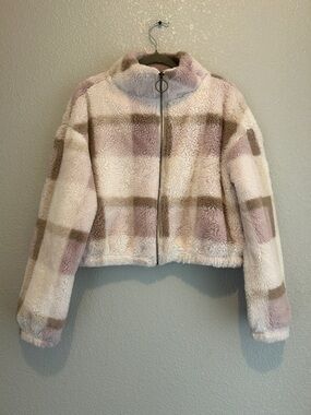 Timing Cropped Teddy Jacket in Cream & Blush Plaid size M